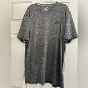 Under Armour XL Men's Heathered Gray V-Neck Tee